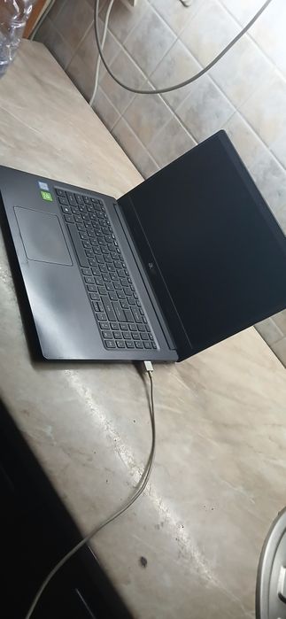 Acer NOUTBUK kompyuter sotiladi.