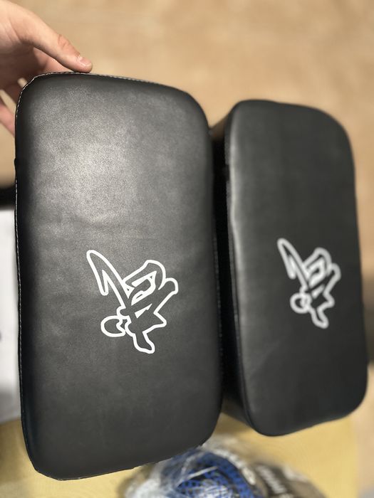 Продам Лапы и перчатки