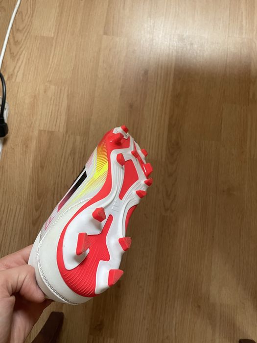 Продавам Adidas F50 39 номер