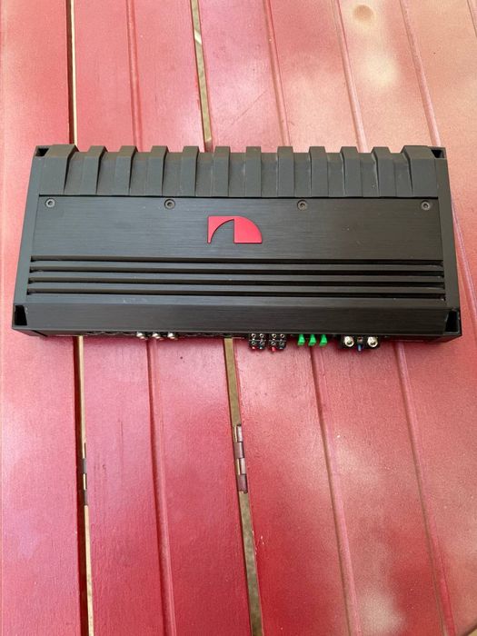 Nakamichi 4 kanalniy usilitel