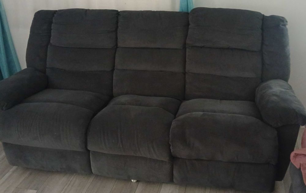 Canapea cu recliner