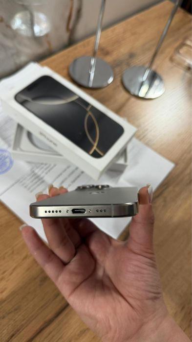 Продаю !!! IPhone 16 PRO 256GB