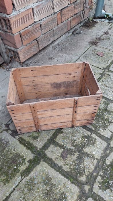 Продавам дървени кафези касетки