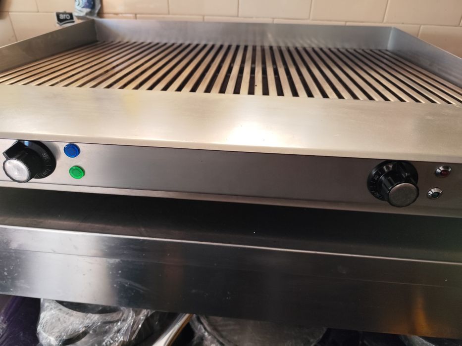 Grill  electric profesional burgeri , steak-uri   380 v