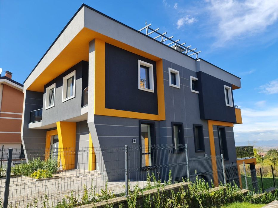 Продава се Къща в София, Студентски град - 367 кв.м за 1227 €/кв.м - Снимка #1