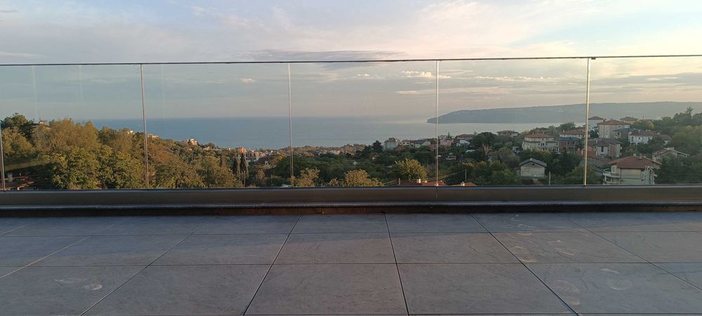 Изгодно ПАНОРАМЕН апартамент с три спални и паркомясто, Бриз, Варна