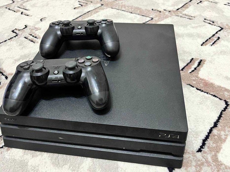 PS4 PRO 1TB sotiladi