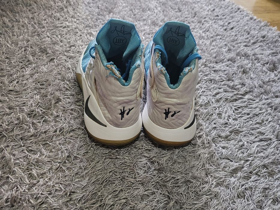 Vand adidasi Nike kyrie 2 Christmas