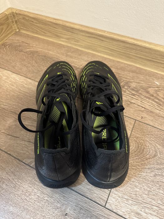 Футболни обувки Adidas Predator TF