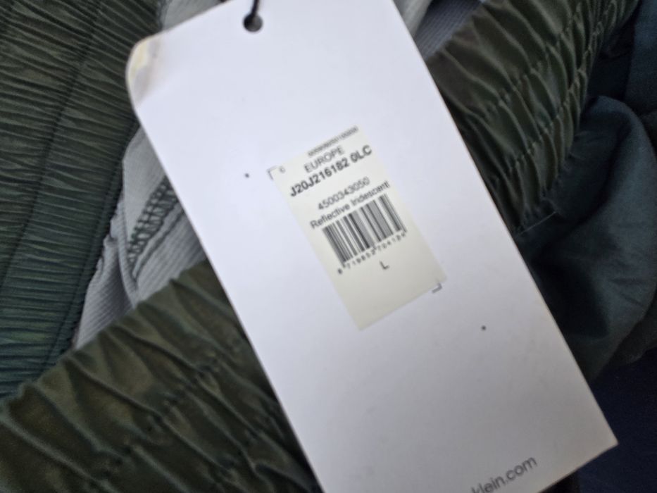 Calvin Klein уникален дамски екип къса пола с горница нов хамелеон  Л