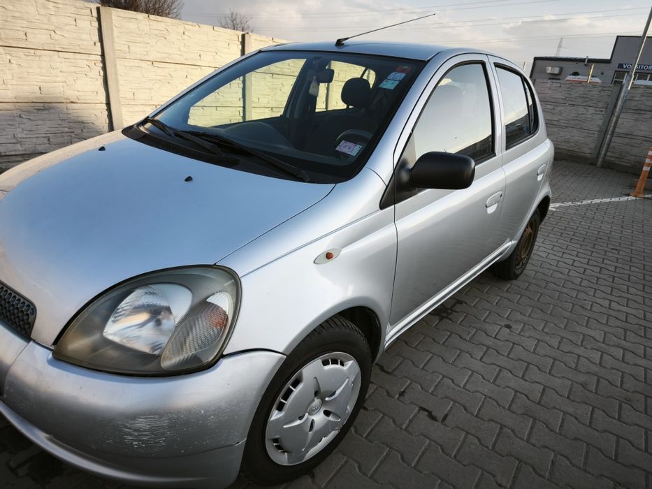 Toyota yaris 1.3 benzina