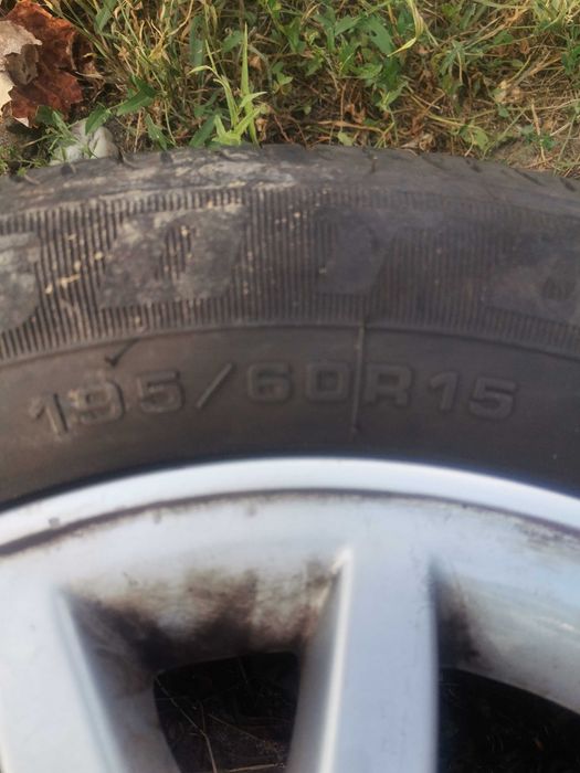 Джанти с гуми 15 за нисан алмейра