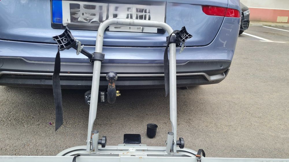 Suport auto de biciclete pe carlig de remorcare Eufab