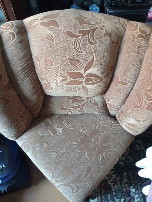 Диван угловой в зал или двор