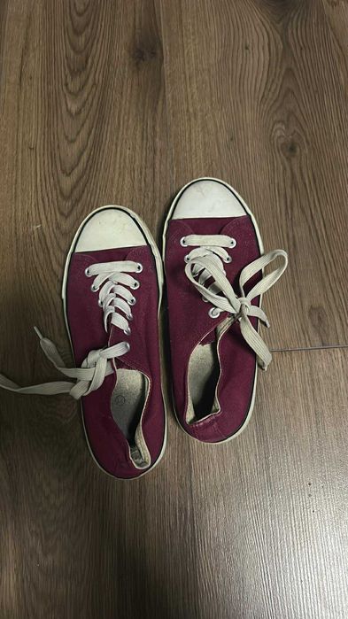 Гуменки цвят червен 37 номер