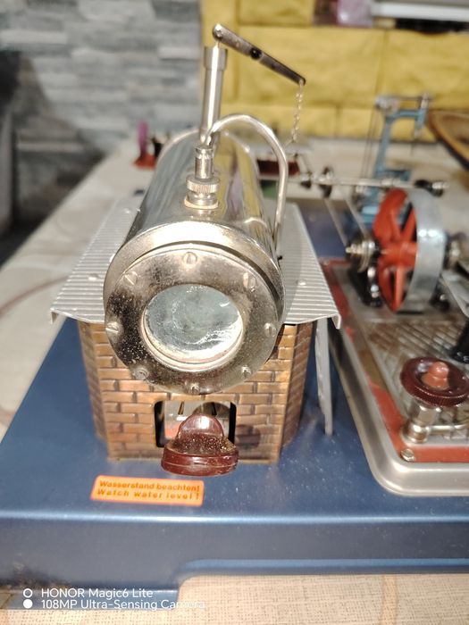 Macheta motor cu aburi deosebit