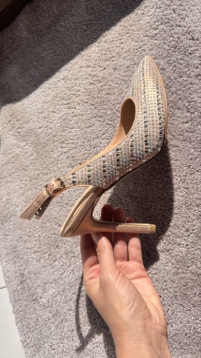 Pantofi bej/nude eleganti cu cristale