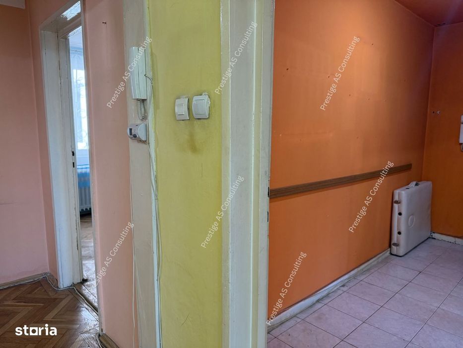 Apartament 4 camere, parter inalt zona Punctele Cardinale - Central
