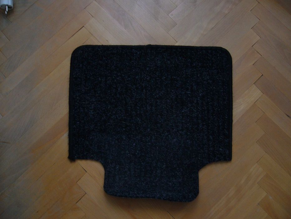 Мокетни стелки за автомобил - чисто нови!