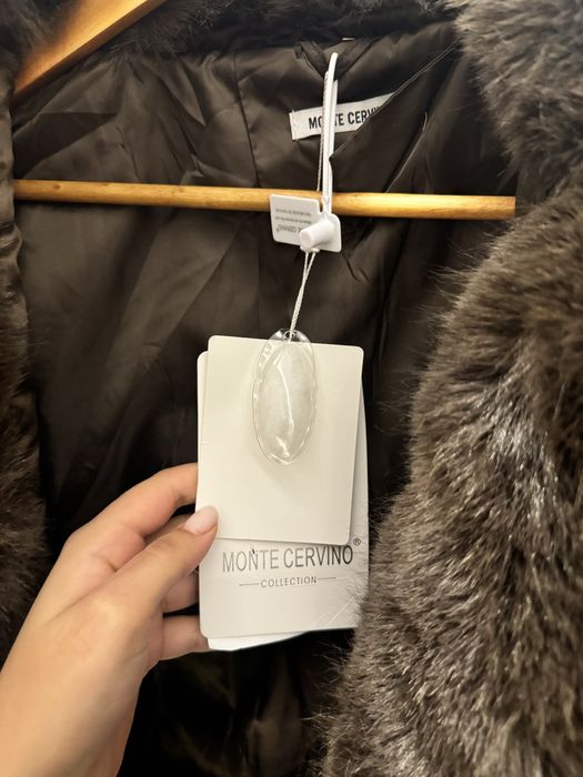 Geaca cu blana detasabila , marimea M