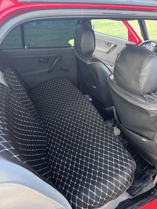 Сатылымда жігіттер