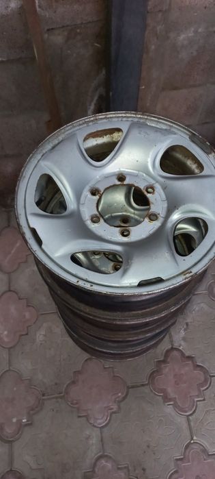 Продам R16 6x139.7 б/у