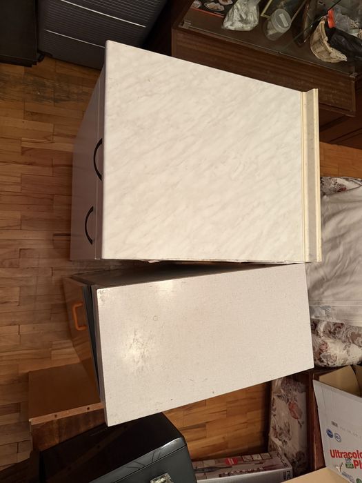 Два кухненски шкафа