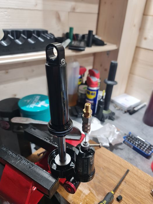 Service suspensii Rockshox Fox Marzocchi X-fusion Sr Suntour