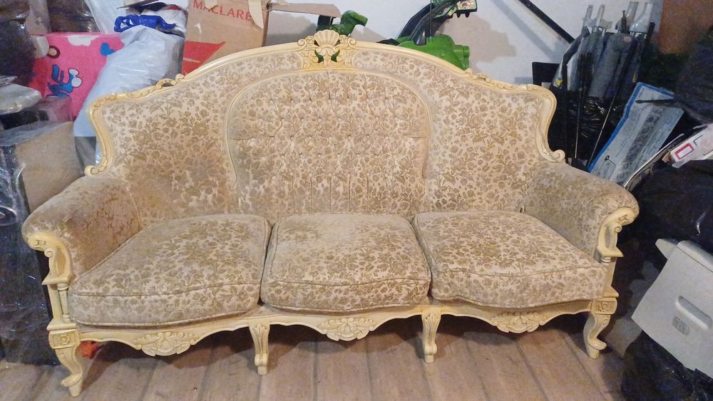 Холна гарнитура  с дърворезба