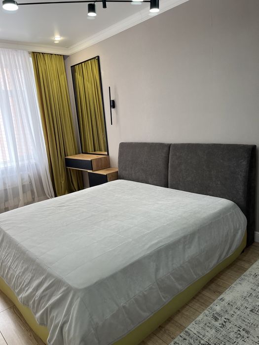 Кровать дизайнерская 2х2