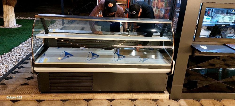 Витрина холодильник гарантияси билан