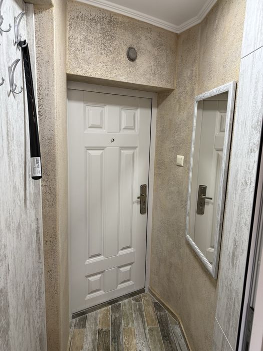 Продава се Двустаен апартамент в Русе, Център - 25 кв.м за 2600 €/кв.м - Снимка #17