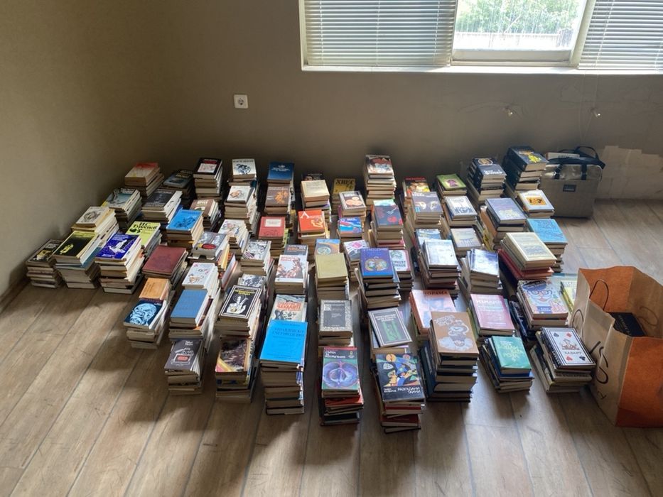 Книги на различна тематика – от 1 до 10 лв.