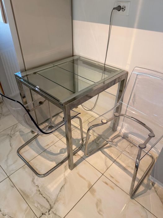 Masa extensibila ikea GLIVARP argitiu/transparent +scaune
