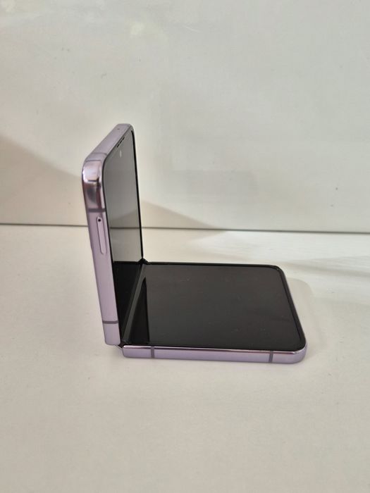 Samsung Galaxy Z Flip 4