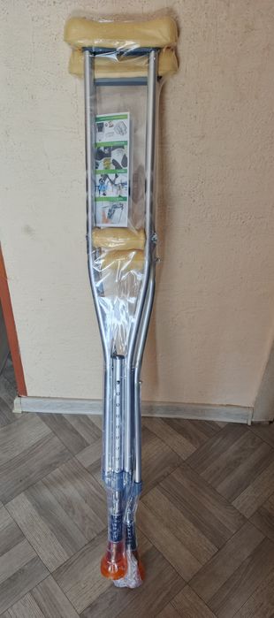 Костыли в упаковке