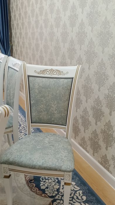 Продам стол и стулья