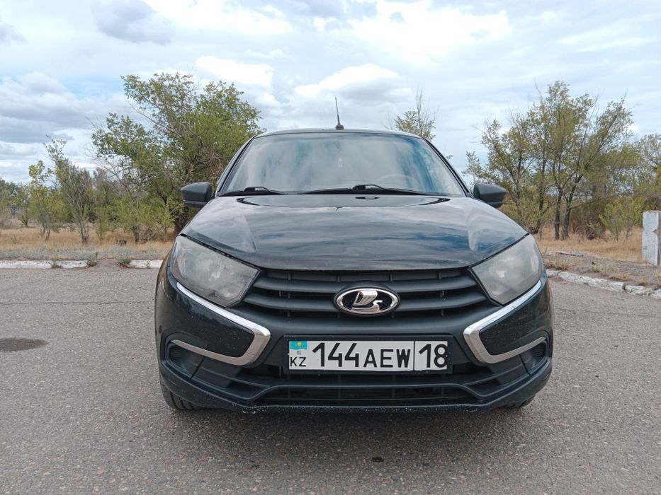 Машина Лада гранта