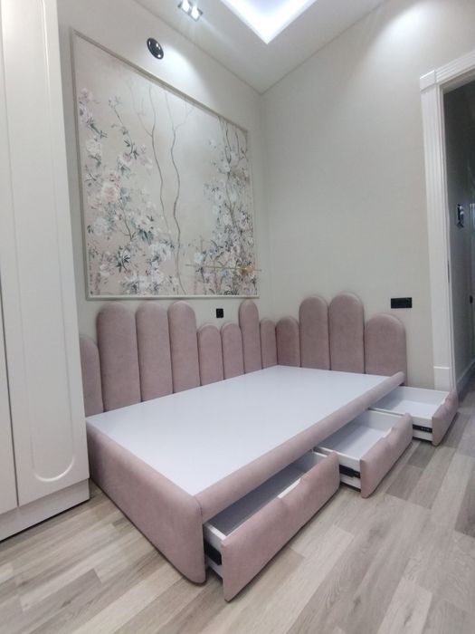 Современная мягкая кроватьпо доступной цене