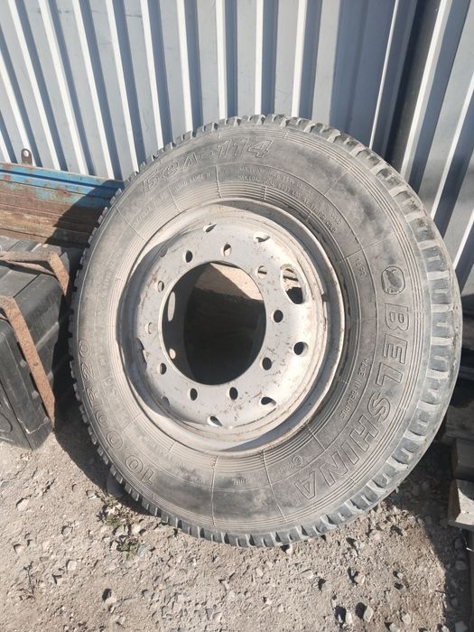 Колесо с диском на грузовое авто