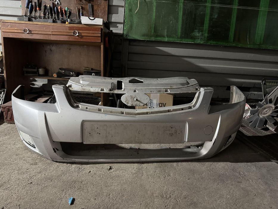 Продам бампер приора 2