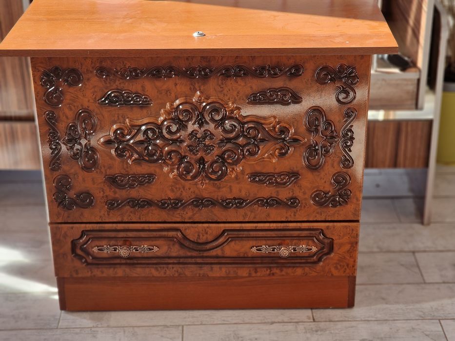 Мебель бу шкаф баскада заттар бар