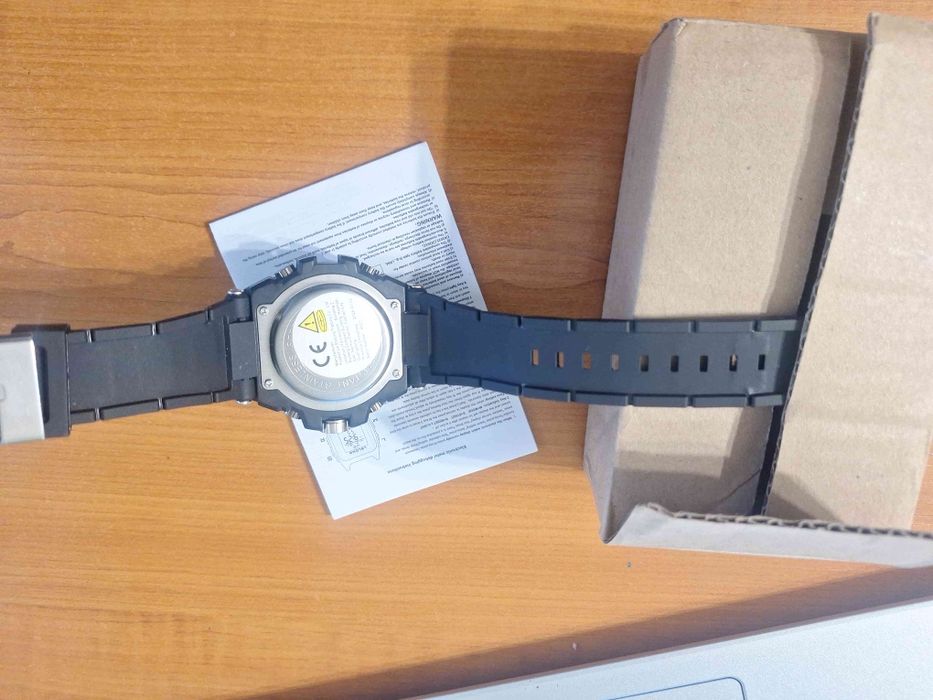 НОВ водоустойчив мъжки спортен часовник