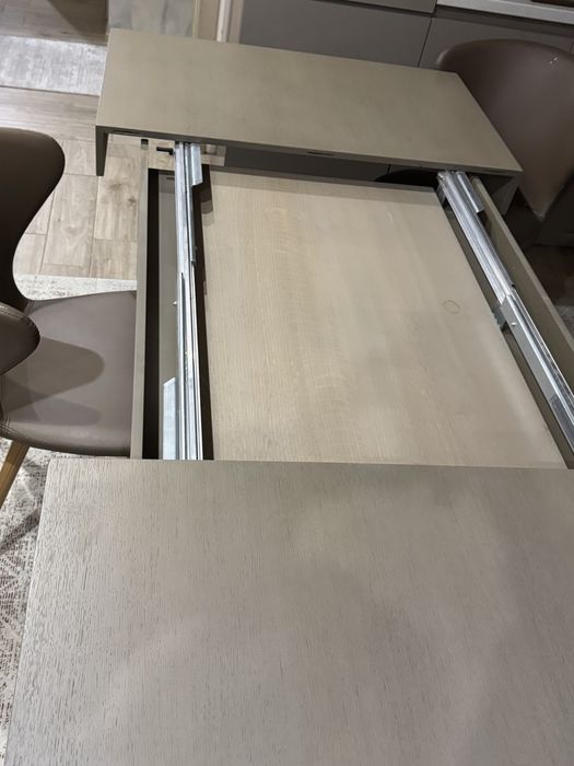 Поръчкова разтегателна трапезна маса 120х100