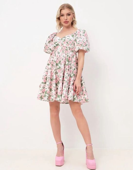 Нежное розовое платье