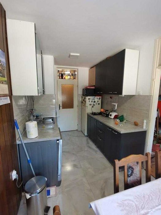 Дава се под наем Тристаен апартамент в Пловдив, Захарна фабрика - 85 кв.м за 418.2 € - Снимка #4