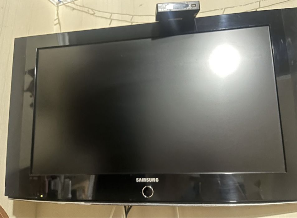 продам телевизор