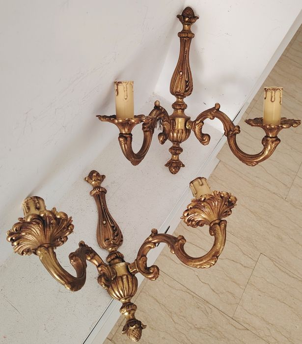 Superb set de aplice din bronz masiv in stilul francez Louis,piese cu o lucrătură de o foarte mare finețe ,stare excelentă