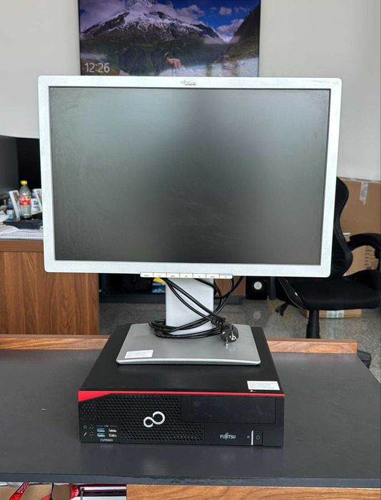 Set Calculator Fujitsu Esprimo D956 si monitor Fujitsu B22W-7, LED, 22 inch, i5-6600, 8 gb ram ddr4, SSD 256 GB, WIN 10 PRO, bonus tastatura si mouse