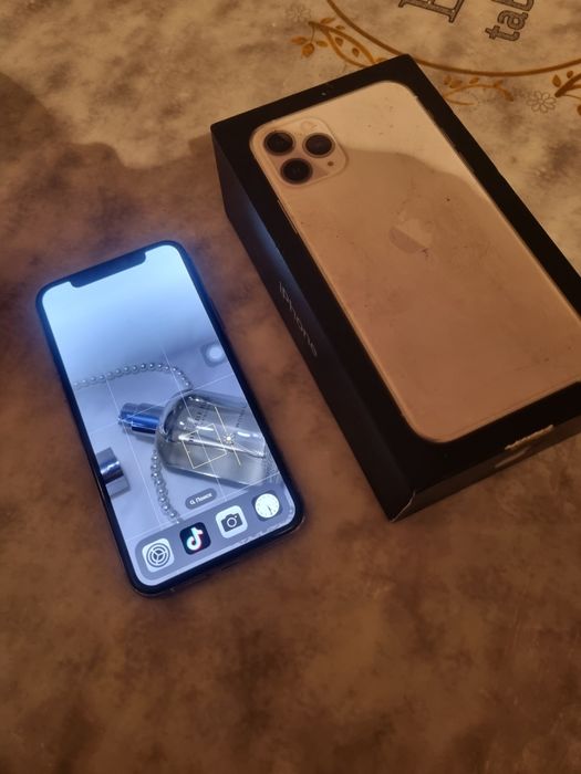 Айфон 11 64г продам